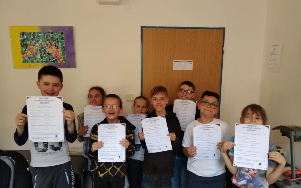 CSR dar LEGO pro znevýhodněné děti Bridge Academy