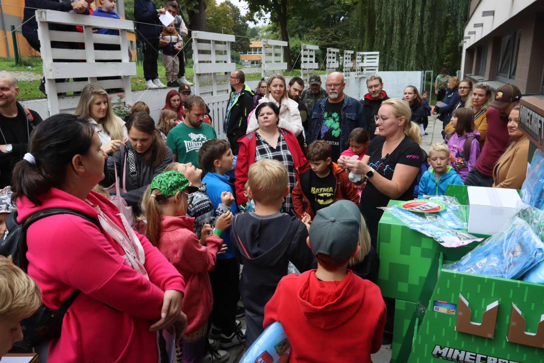 Minecraft Bojovka Bridge Academy Most 2025 – soutěžící děti v parku Šibeník